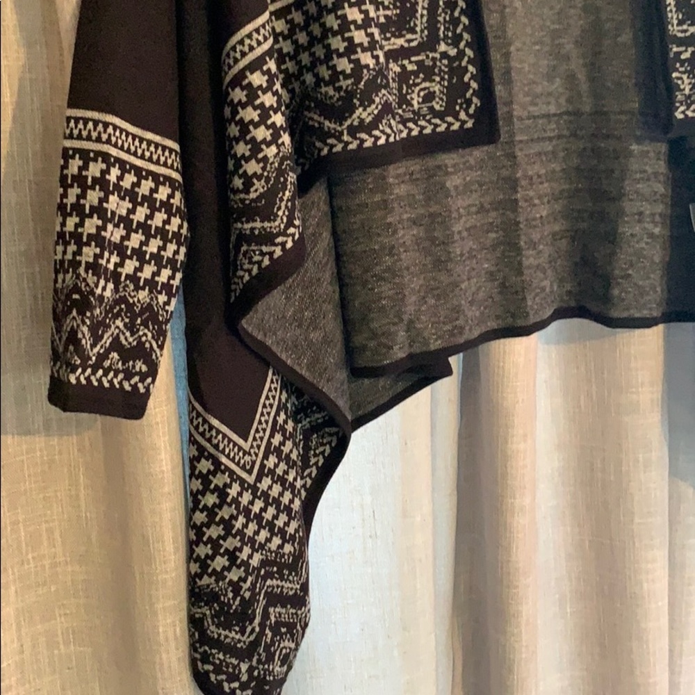 Dana Buchman Novelty Poncho - Picture 3 of 9